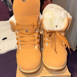 Women's Tan Winter Boots